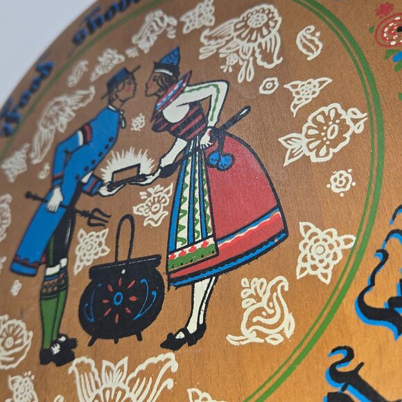 Enesco Dutch Folk Art Wood Wall Hang Food Should be Cooked with Lots of Love 9" - Picture 4 of 10